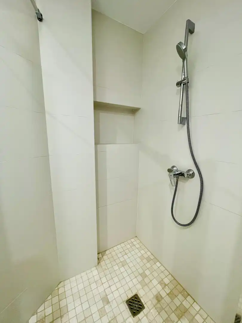 Badezimmer von Wohnung zur Miete in Córdoba mit Klimaanlage, Heizung und Terrasse