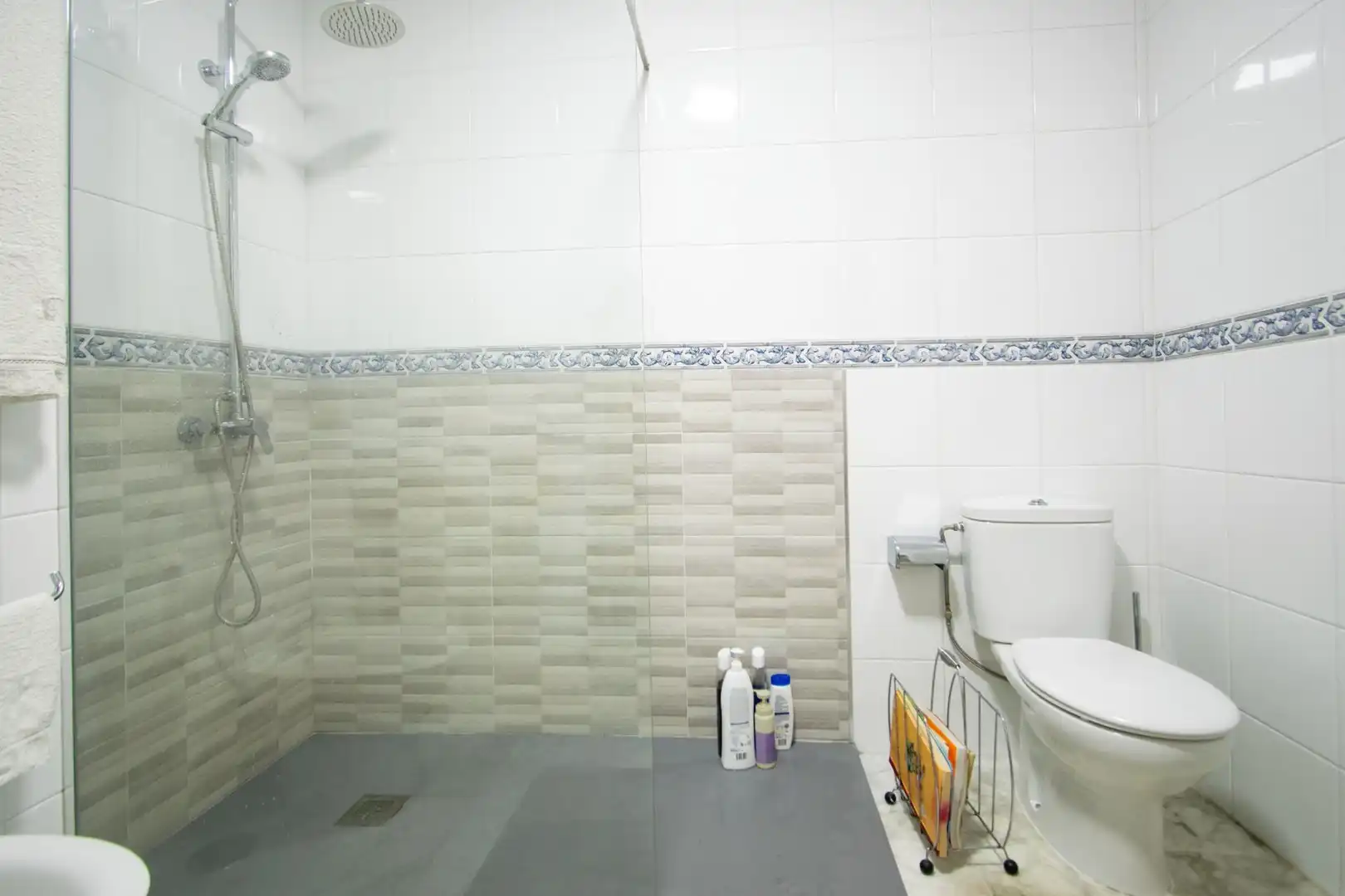 Bathroom of Flat for sale in San José de la Rinconada