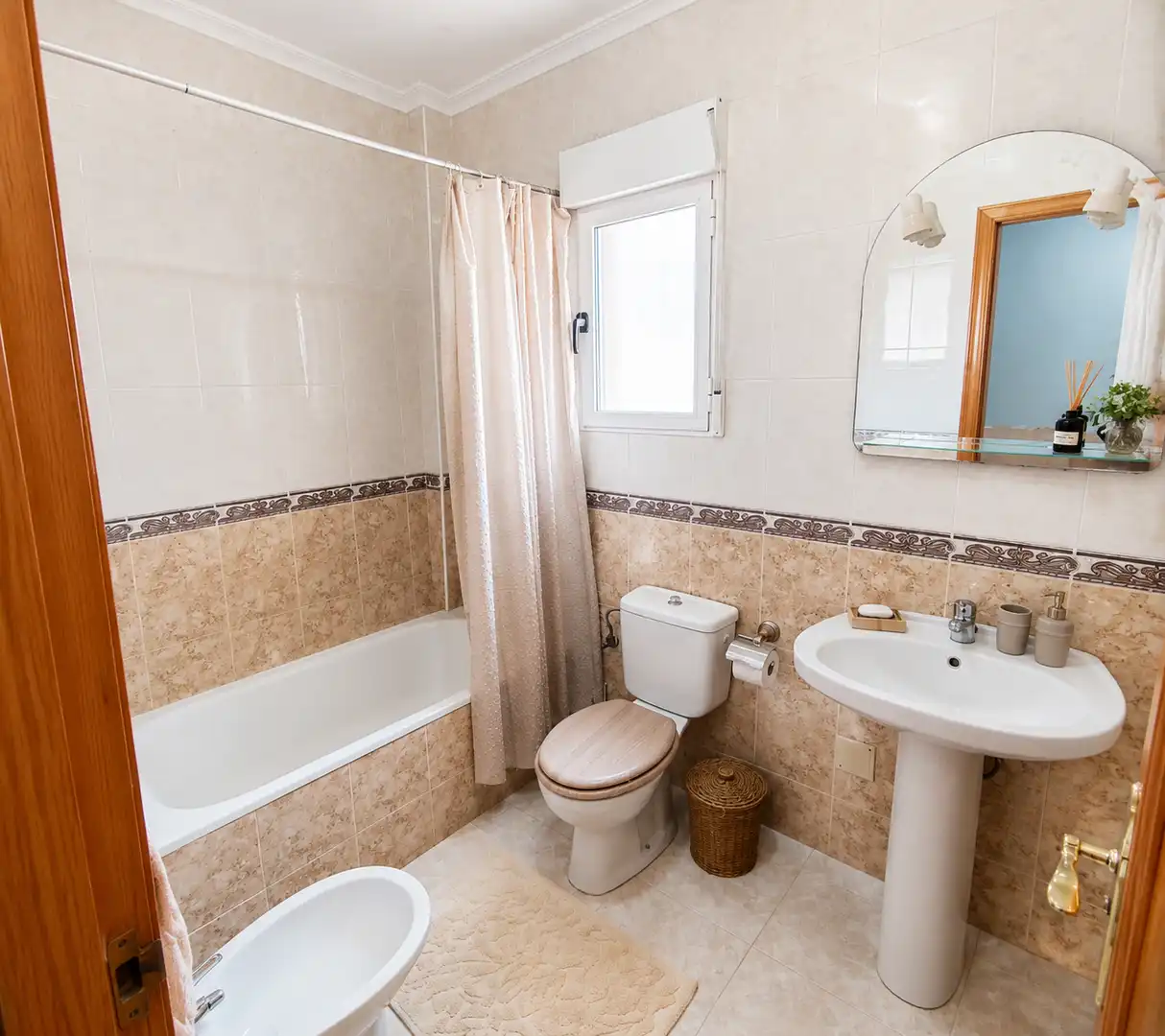 Baño de Casa o chalet de alquiler en Torrevieja con Aire acondicionado, Calefacción y Trastero