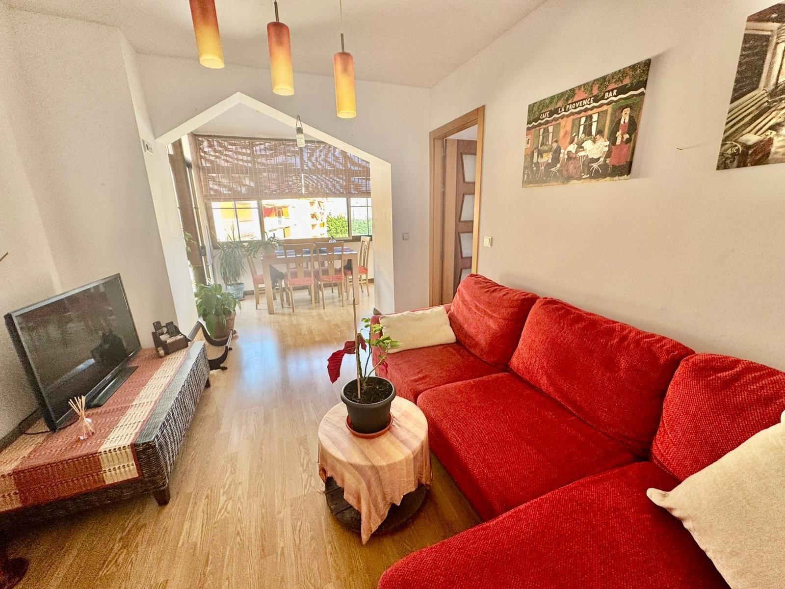 Sala de estar de Apartamento en venta en Fuengirola con Parquet, Terraza y Piscina comunitaria