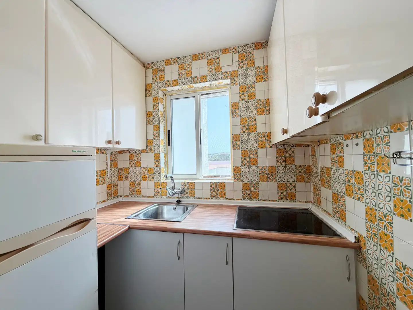 Cuina de Apartament en venda en Estepona amb Terrassa i Piscina comunitària