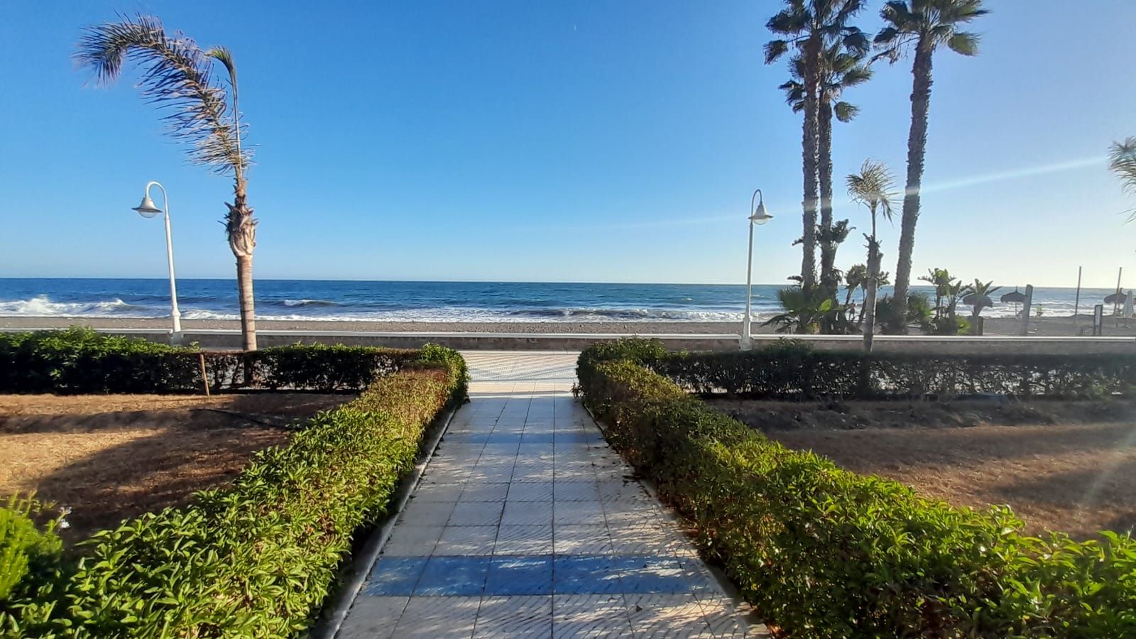 Vista exterior de Casa o xalet en venda en Algarrobo amb Terrassa, Moblat i Forn