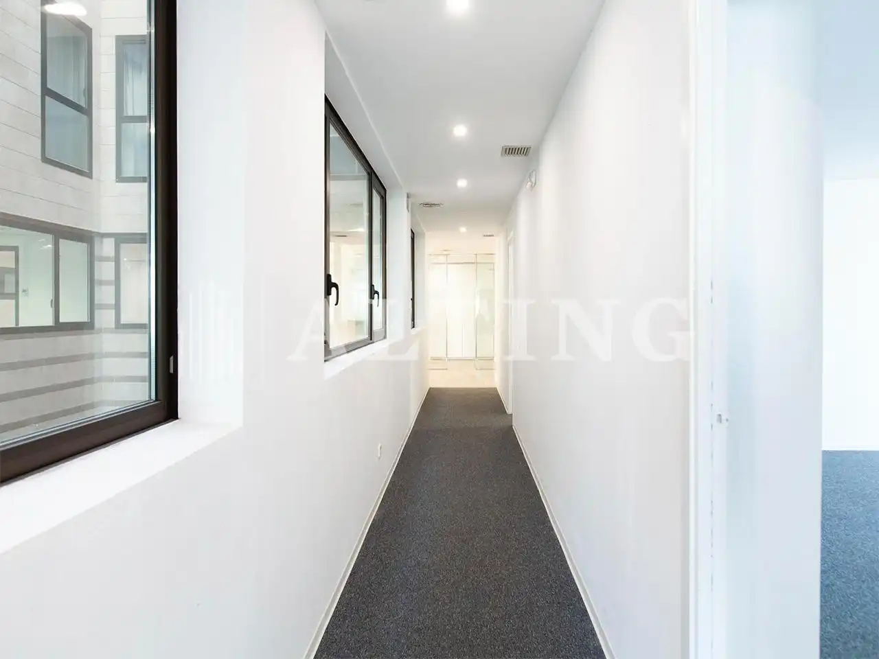 Office space with lift to rent in Catalunya, imagen 13