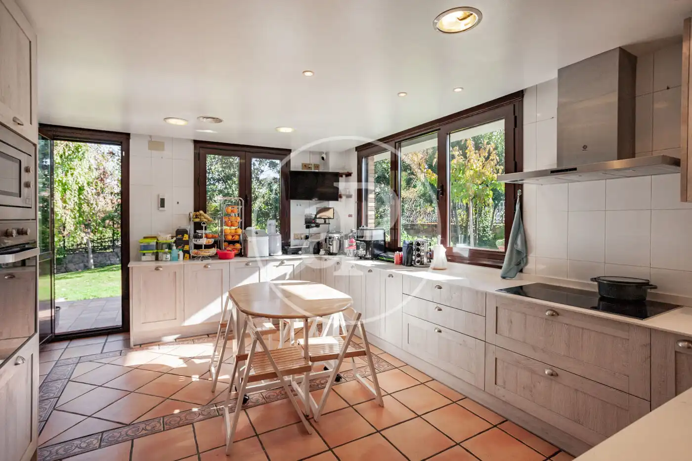 Cocina de Casa o chalet en venta en Pozuelo de Alarcón con Aire acondicionado, Calefacción y Jardín privado
