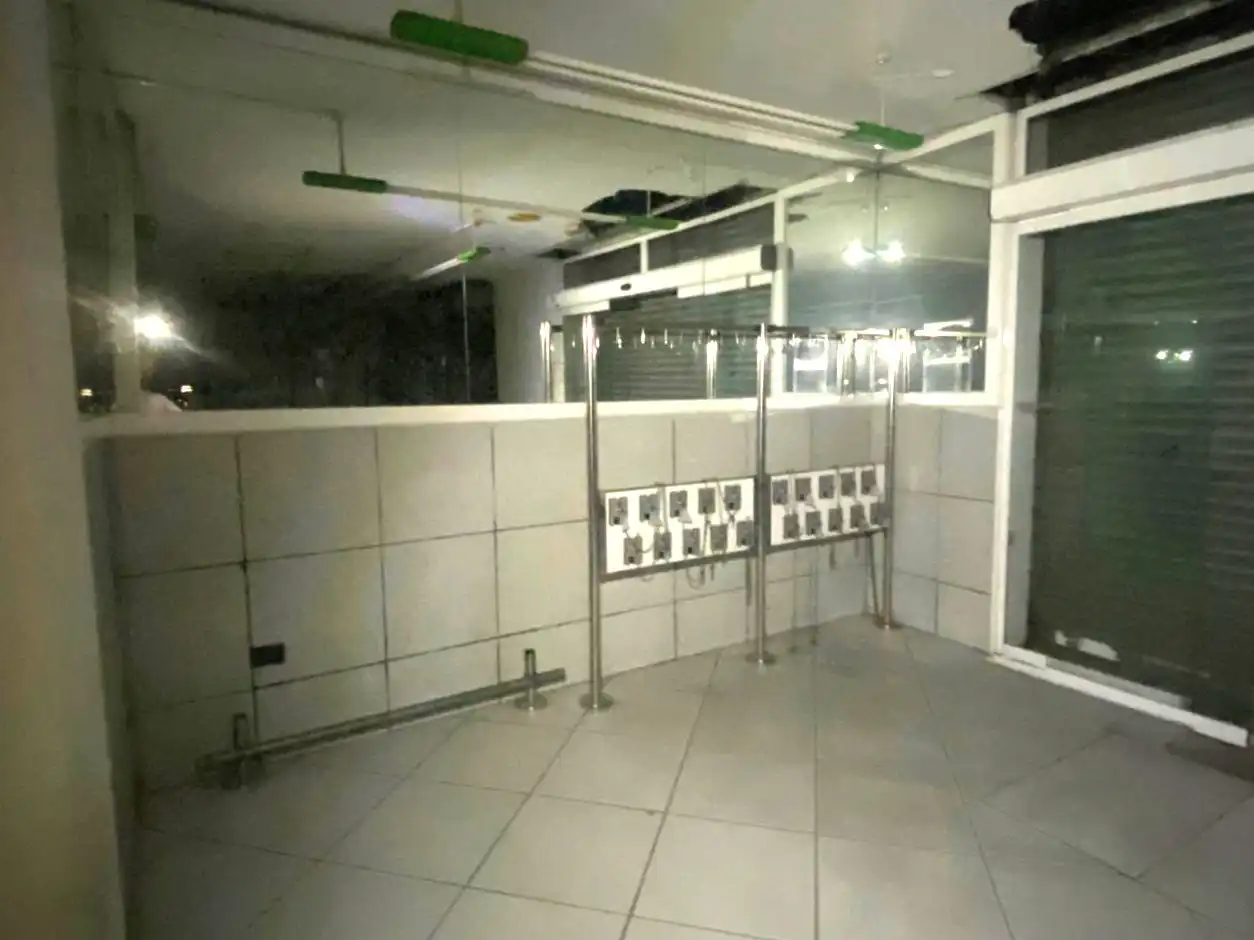 Business premises for sale in Carrer de l'Alcalde Armengou, imagen 22
