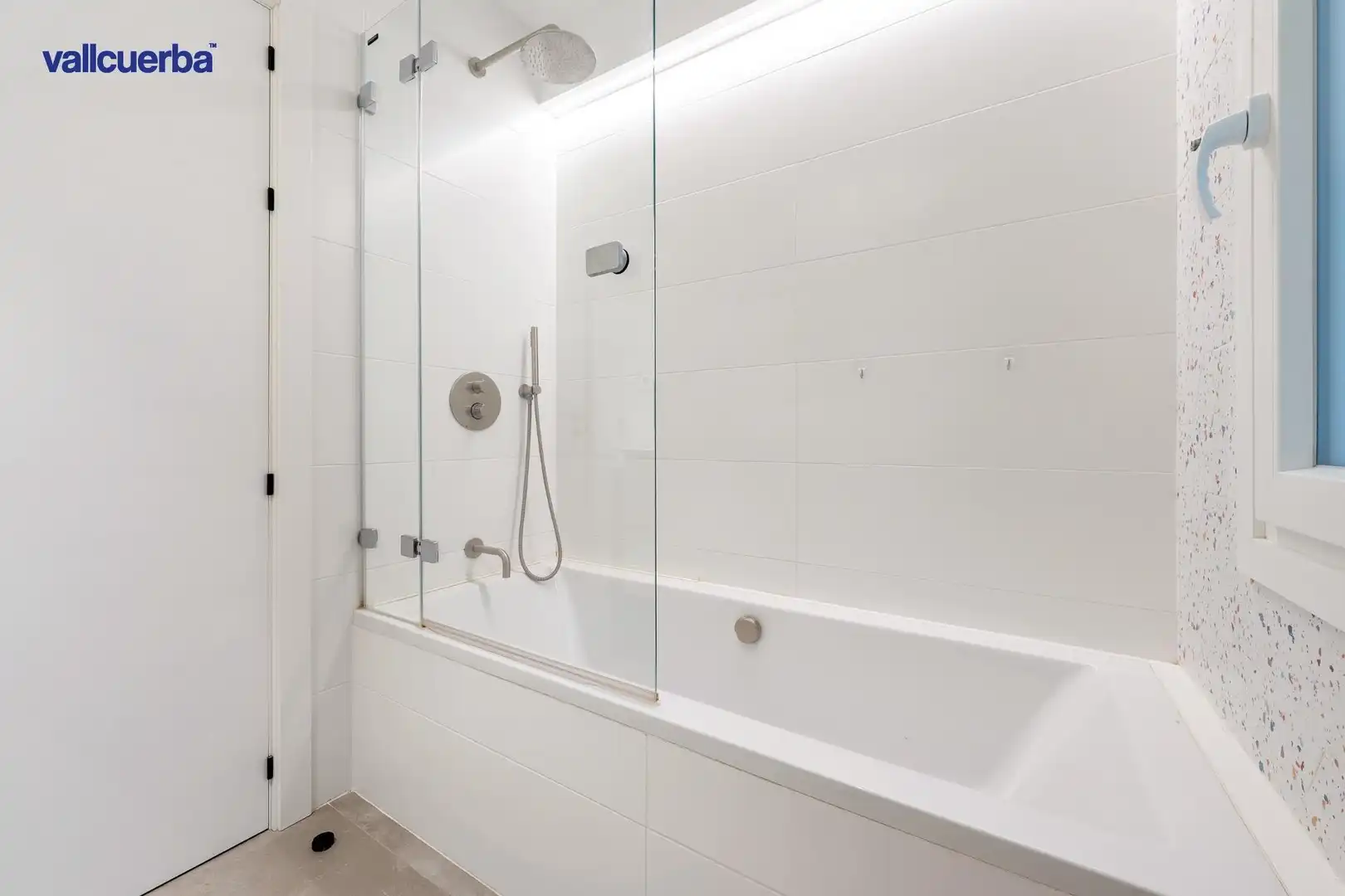 Bathroom of Flat for sale in Reus  with Air Conditioner, Heating and Balcony