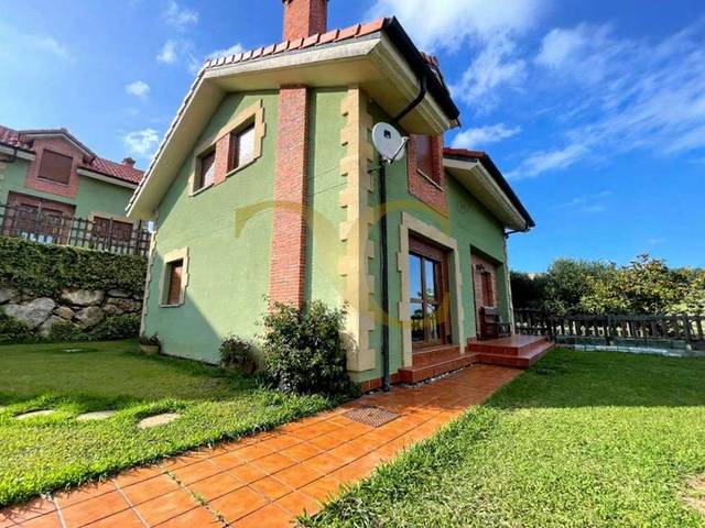 Casa-chalet en Venta en Barrio Capellania en Santillana del Mar