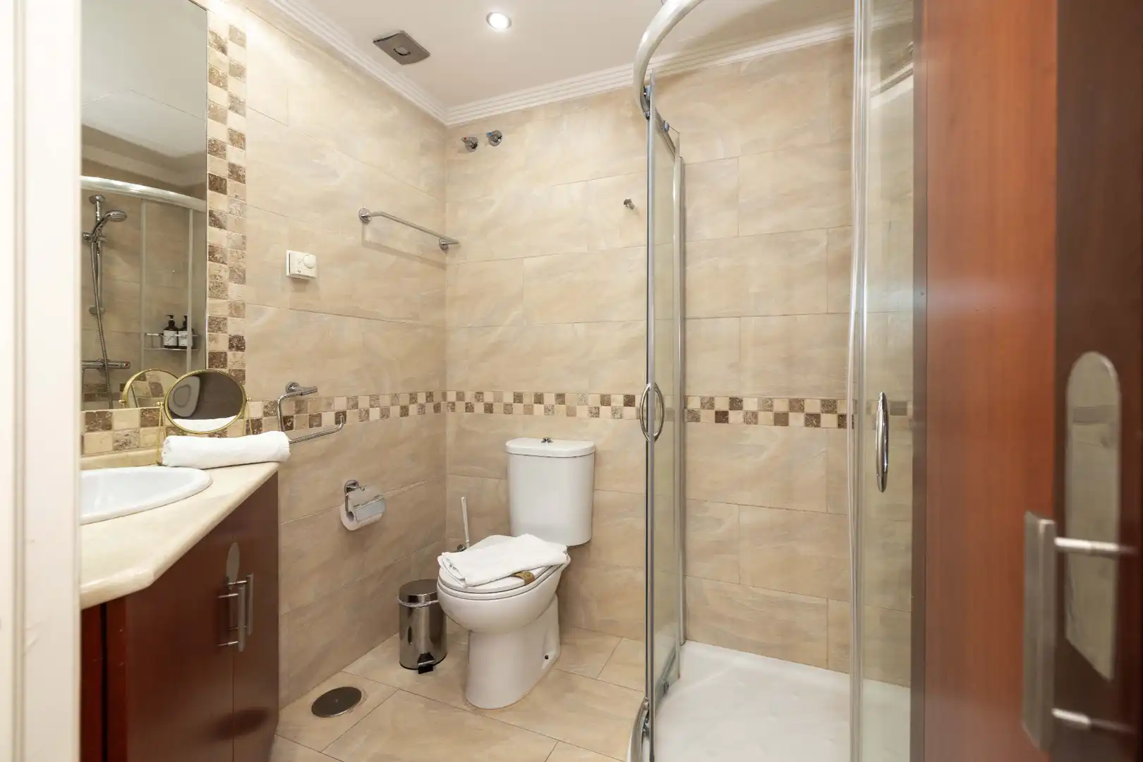 Bathroom of Flat for sale in Marbella  with Air Conditioner, Heating and Terrace