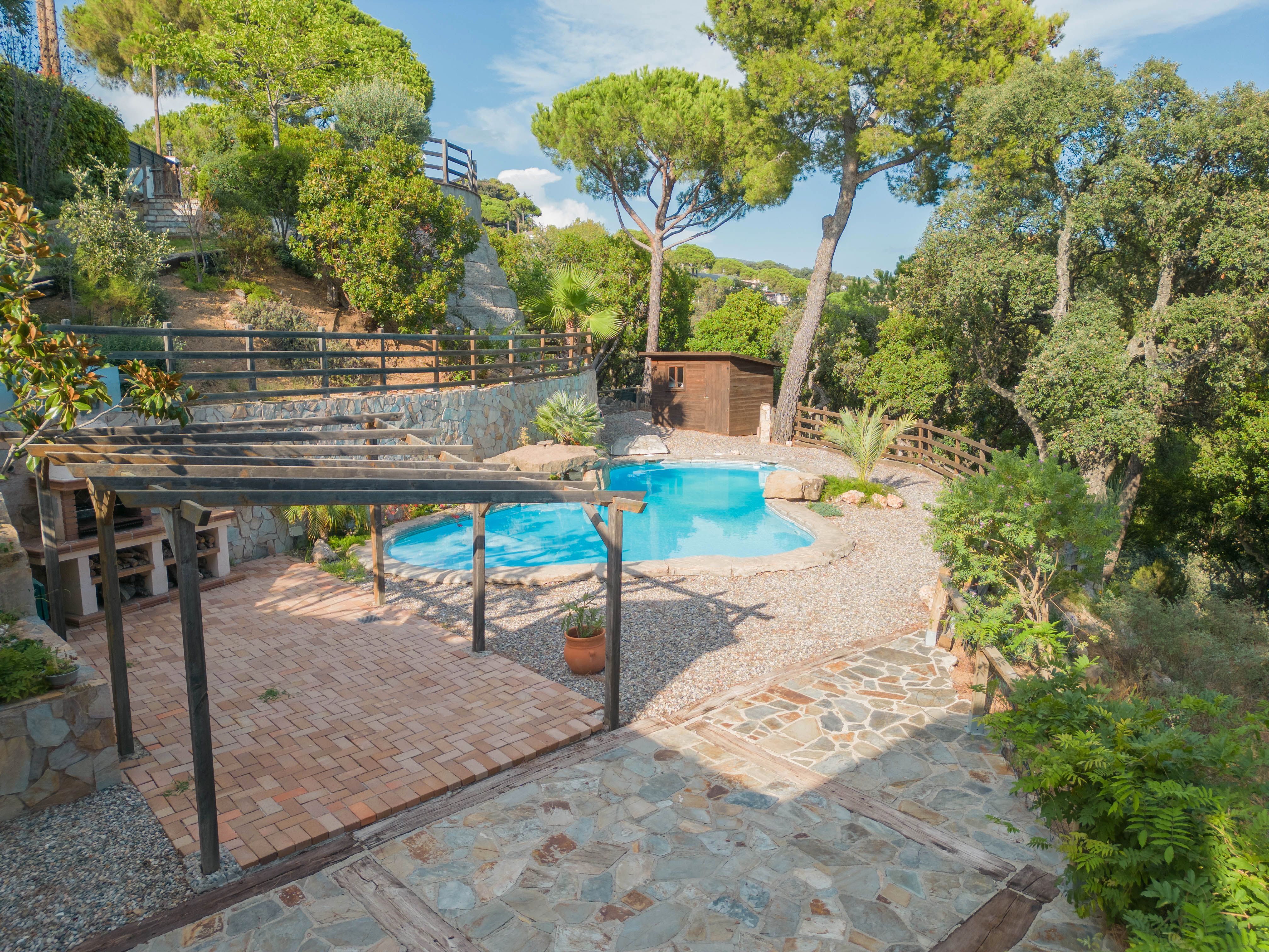 Piscina de Casa o xalet en venda en Sant Cebrià de Vallalta amb Aire condicionat, Calefacció i Jardí privat