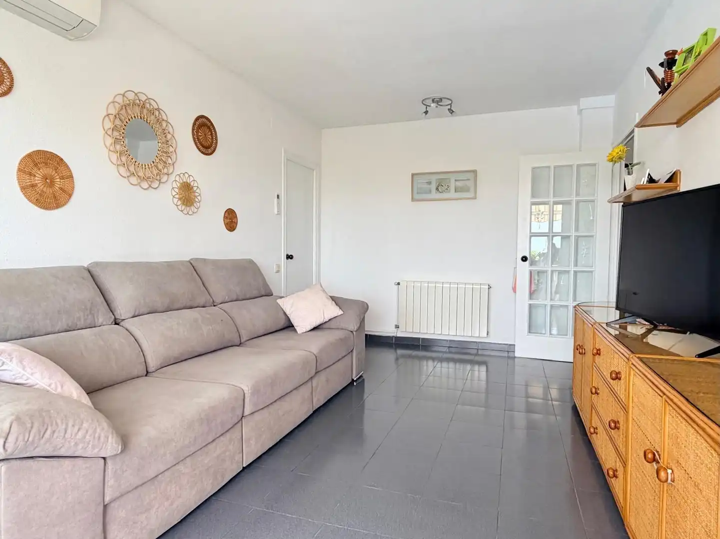 Sala d'estar de Planta baixa en venda en Cunit amb Piscina comunitària
