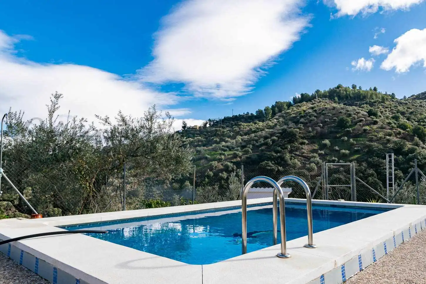 Schwimmbecken von Haus oder Chalet zum Verkauf in Comares mit Terrasse und Schwimmbad