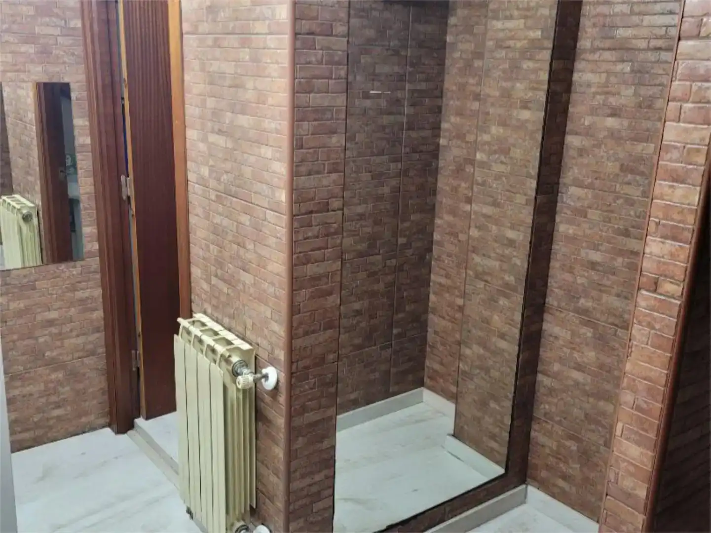 Bathroom of Commercial properties for rent in Lena