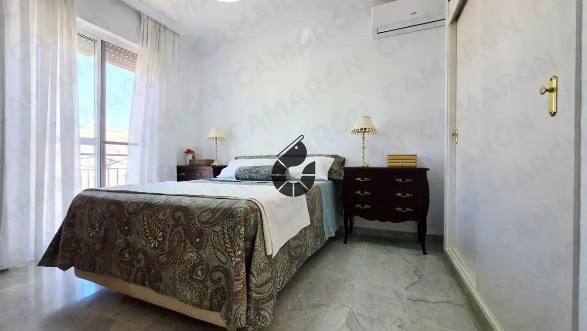 Habitación de Casa adosada en venta en Castilleja de la Cuesta con Aire acondicionado y Balcón