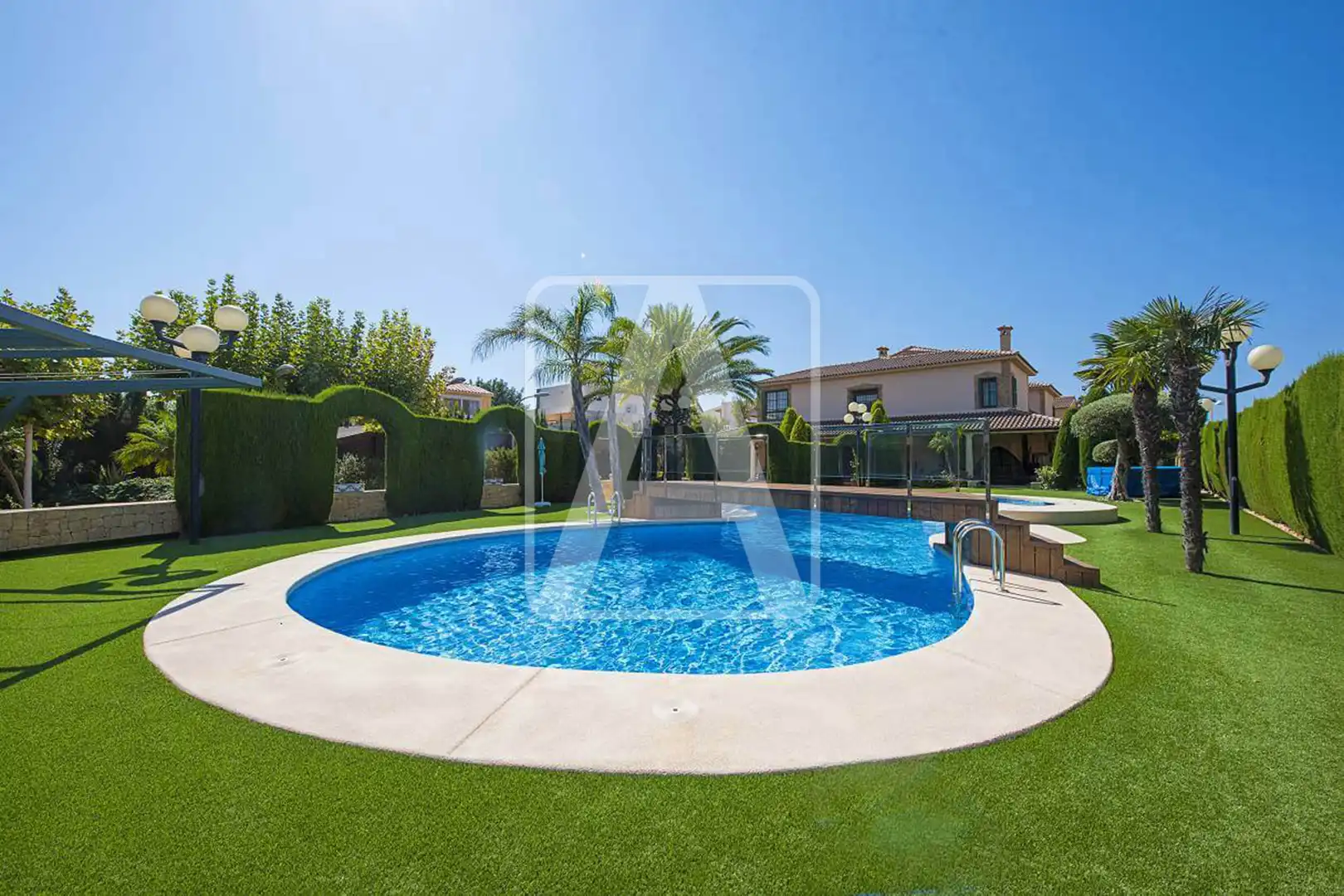 Chalet con piscina en venta en Marisol Park - Ortembach - Los Almendros, imagen 35