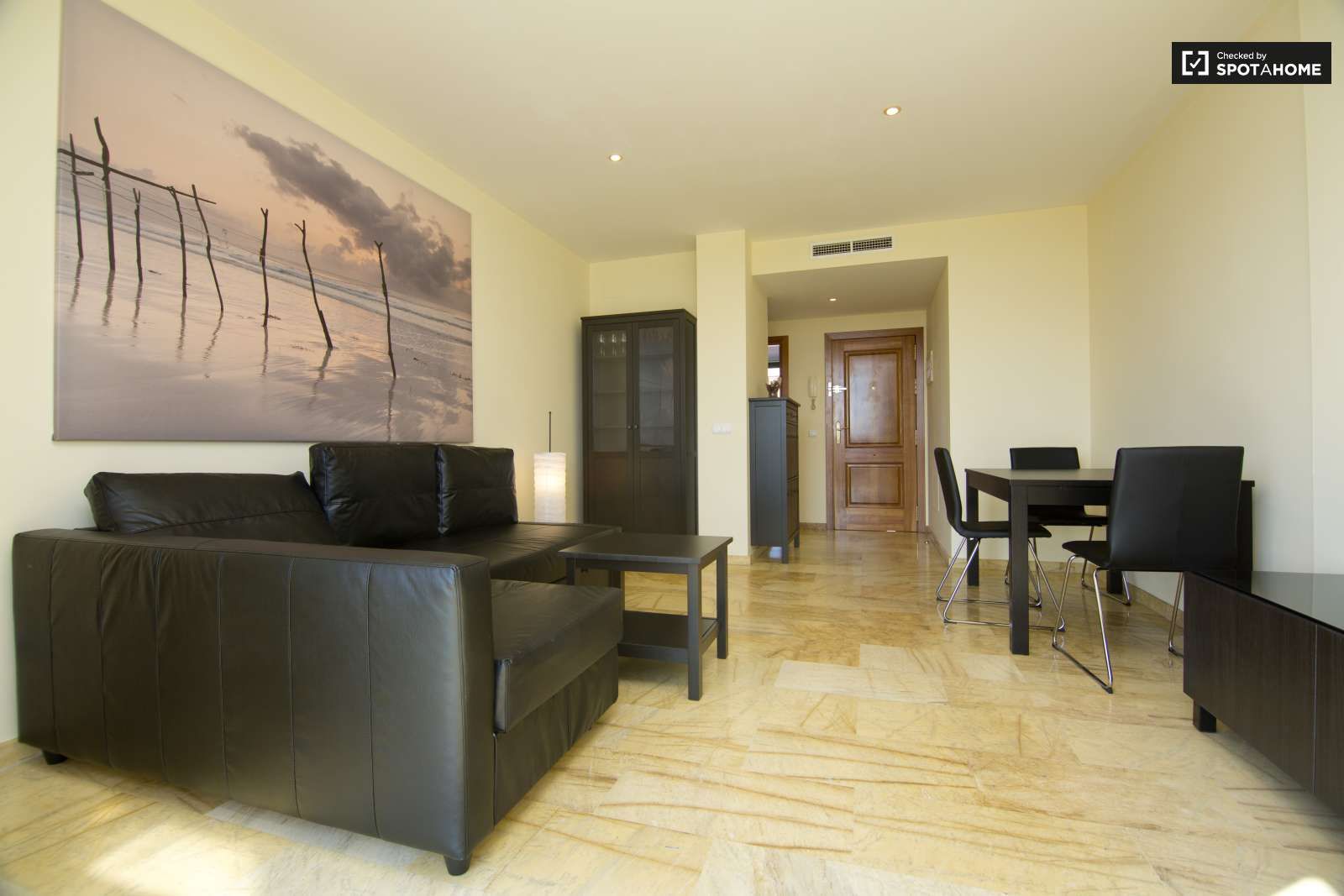 Sala de estar de Apartamento para compartir en  Madrid Capital con Aire acondicionado y Terraza