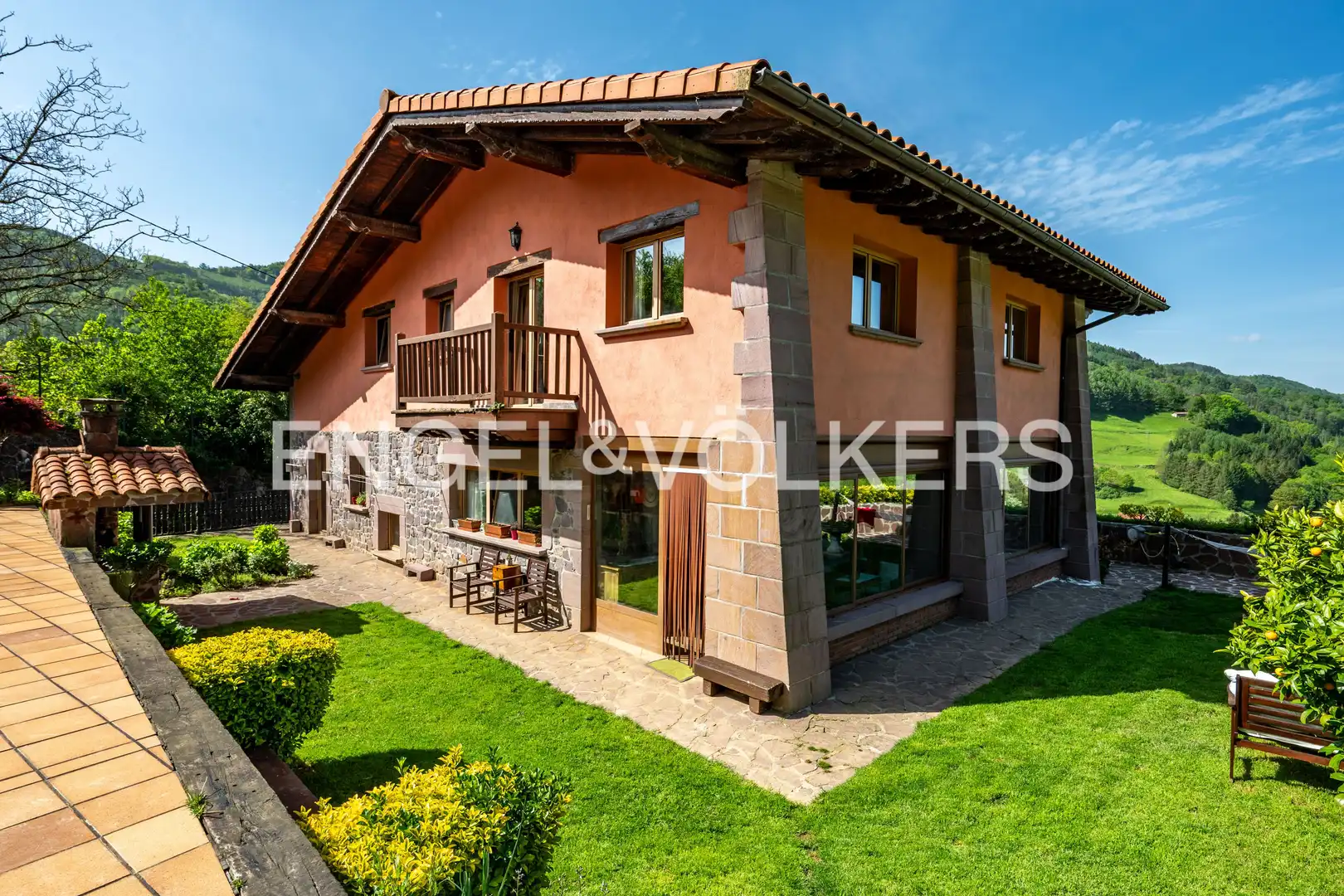 Vista exterior de Casa o chalet en venta en Elduain con Calefacción, Jardín privado y Terraza