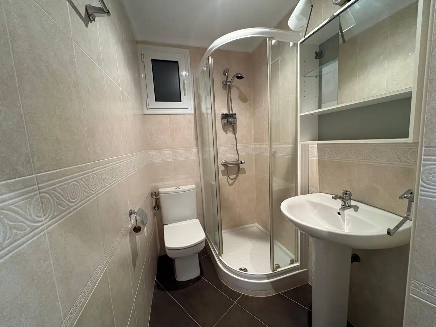 Baño de Piso de alquiler en Laredo con Amueblado