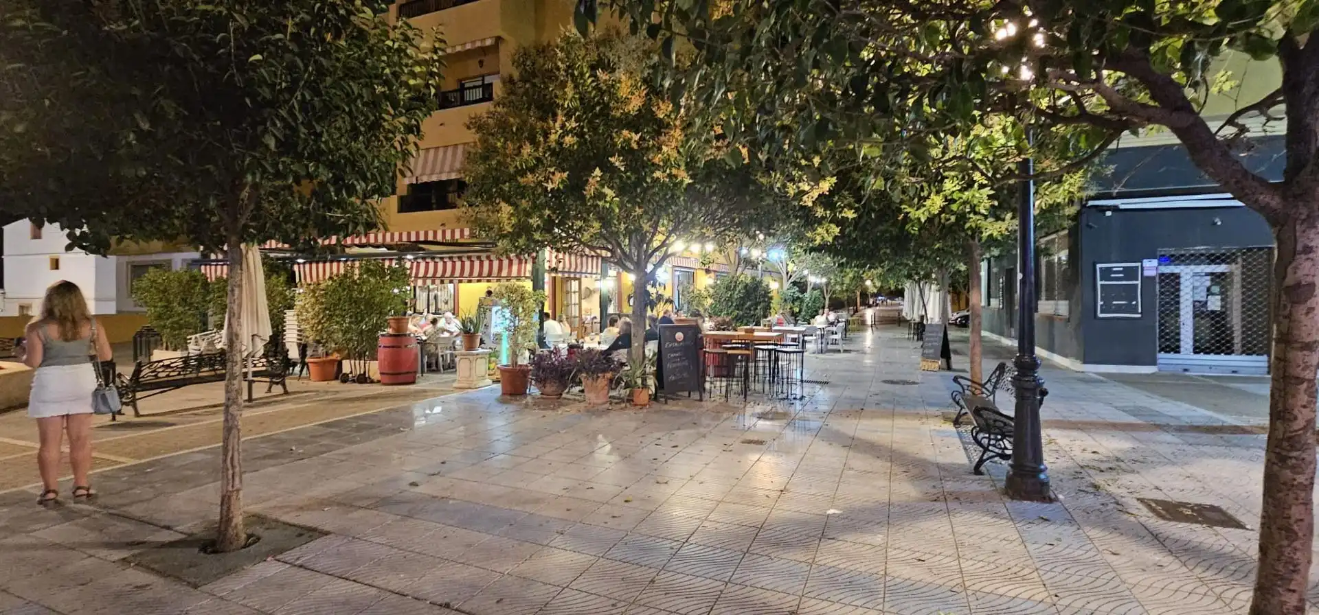 Außenansicht von Wohnung zur Miete in Marbella mit Privatgarten, Terrasse und Möbliert