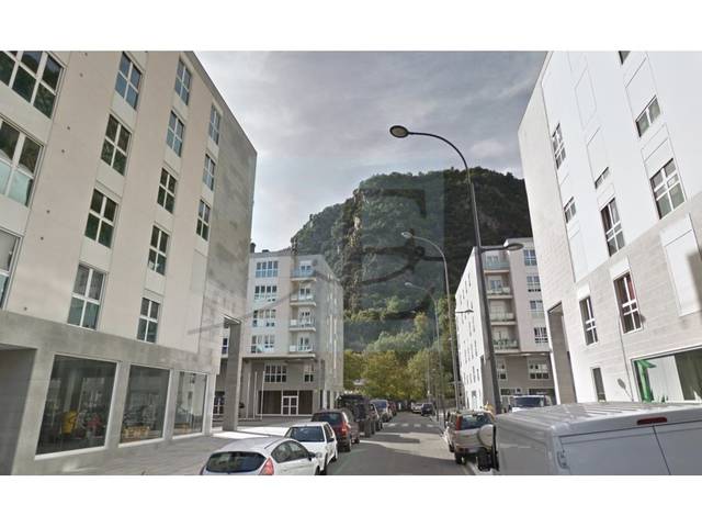 Piso en Venta en Camí Ral en Santa Coloma