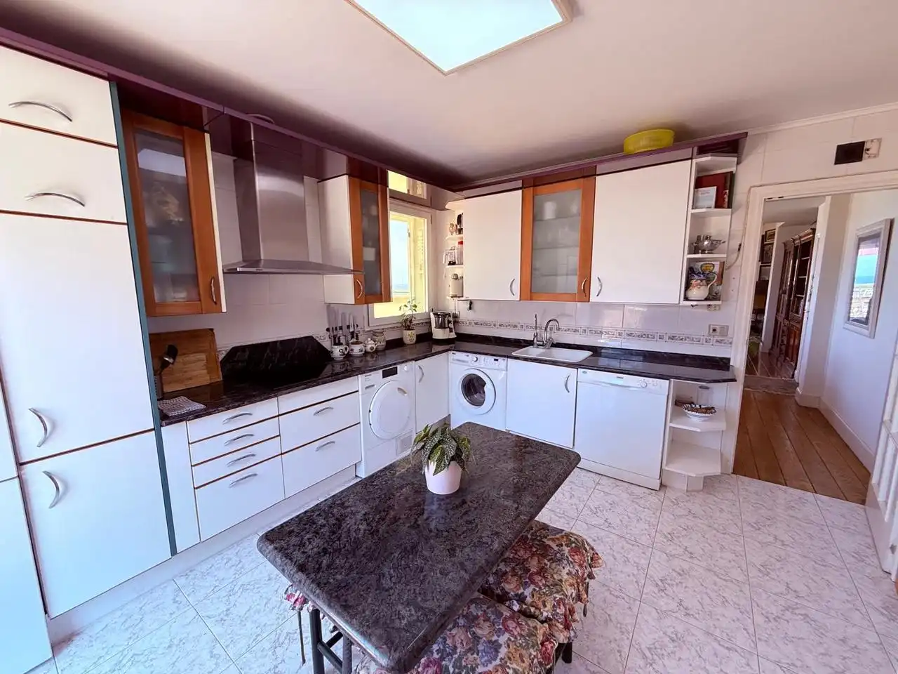 Cocina de Ático en venta en Castro-Urdiales con Calefacción, Parquet y Terraza