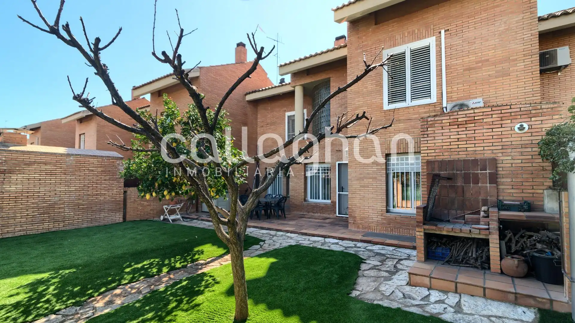 Casa adosada en venda a Calle OLMO, Nuevo Centro