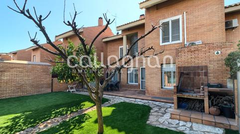Foto 4 de Casa adosada en venta en Calle Olmo, Nuevo Centro, Sagunto / Sagunt