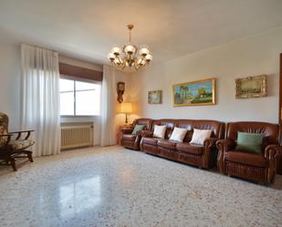 Living room of Flat for sale in San Martín de Valdeiglesias  with Private garden, Terrace and Balcony