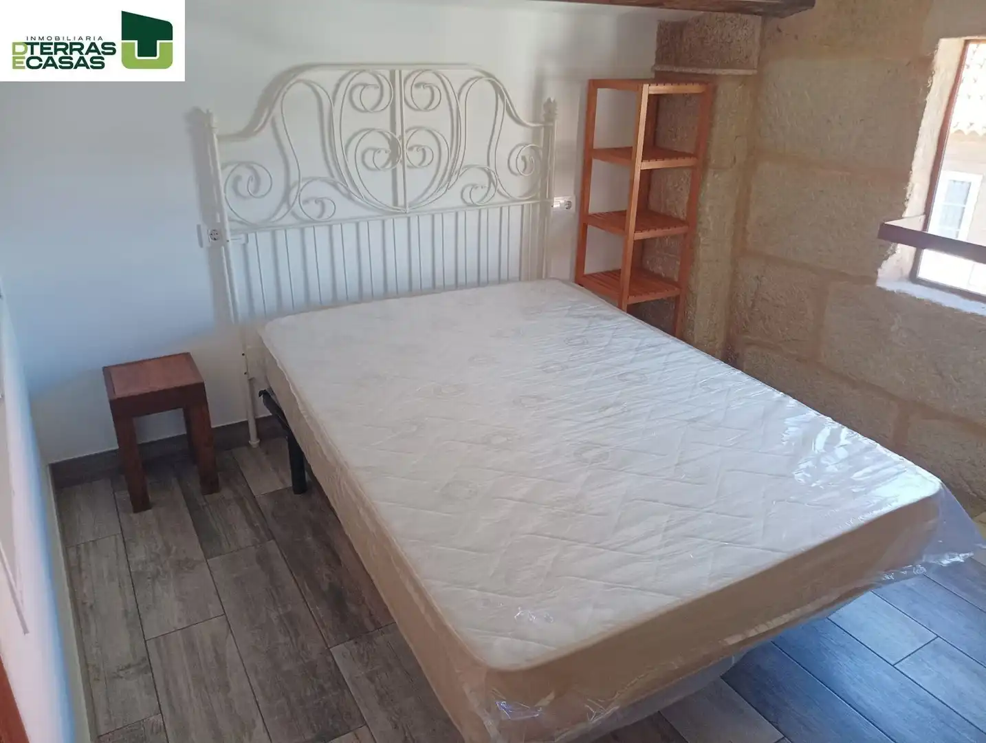 Habitación de Ático de alquiler en Pontevedra Capital  con Calefacción, Terraza y Amueblado