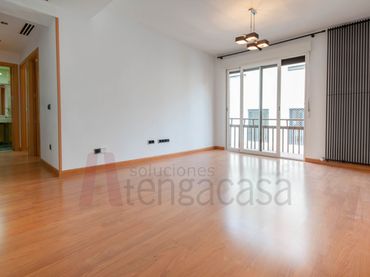 Flat with lift to rent in Calle de Juan de la Hoz