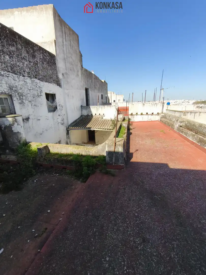 Vista exterior de Casa o xalet en venda en Arcos de la Frontera amb Terrassa i Traster