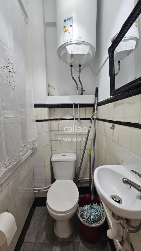 Bathroom of Flat for rent in Ferrol  with Heating and Furnished