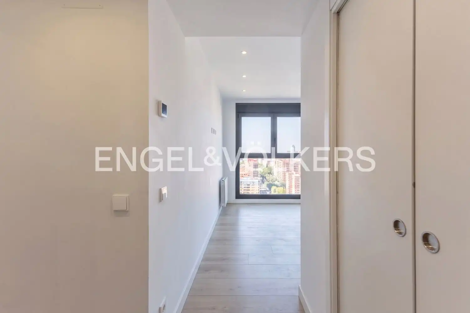 Flat for rent in Valencia  with Air Conditioner, Heating and Terrace