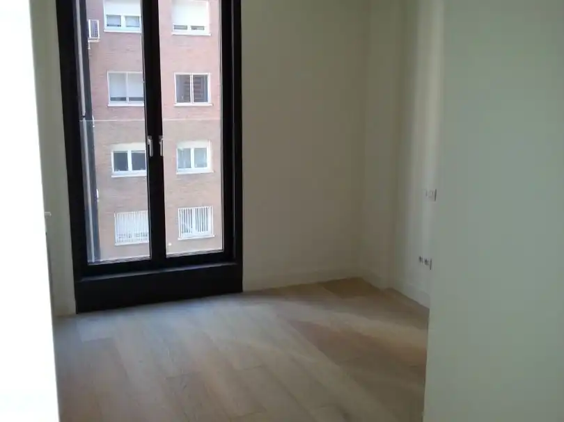 Bedroom of Flat for rent in Madrid  with Air Conditioner, Parquet flooring and Storage room