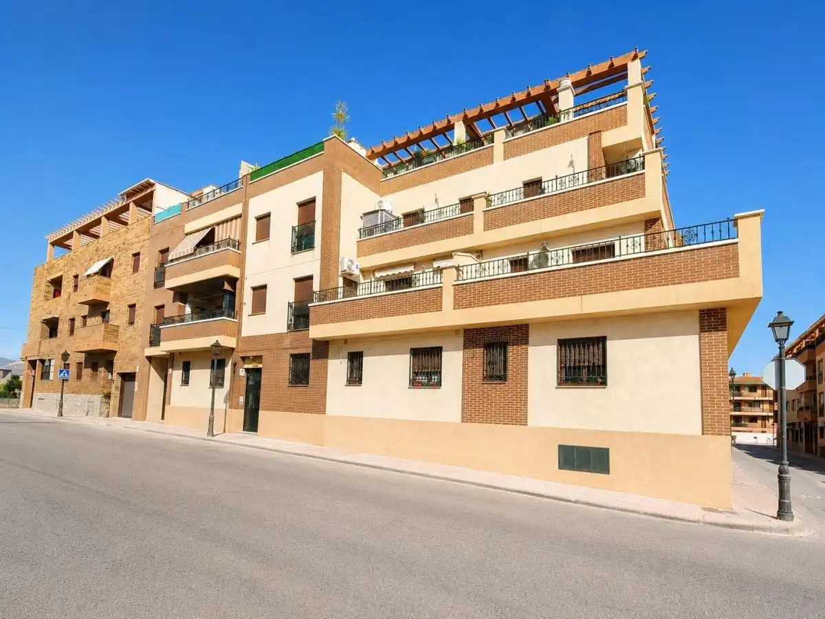 Vista exterior de Pis en venda en Atarfe amb Aire condicionat i Calefacció