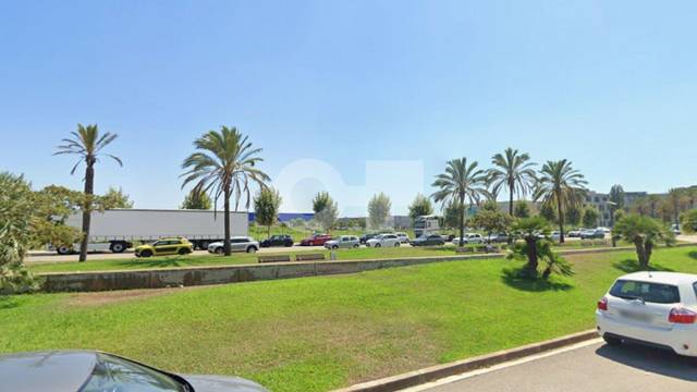 Terreno industrial en Venta en Avenida Avinguda del Baix Llobregat en Sant Cosme -La Granja