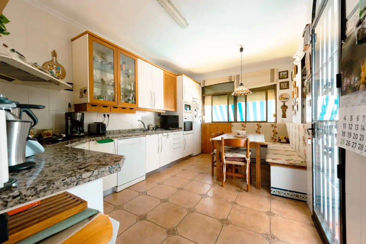 Cocina de Casa o chalet en venta en Tomares con Calefacción, Jardín privado y Terraza