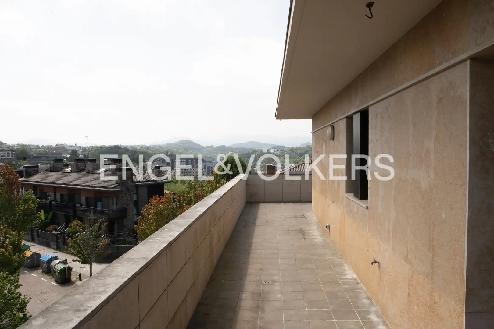 Flat for rent in Manuel Vázquez Montalbán Kalea, Aiete