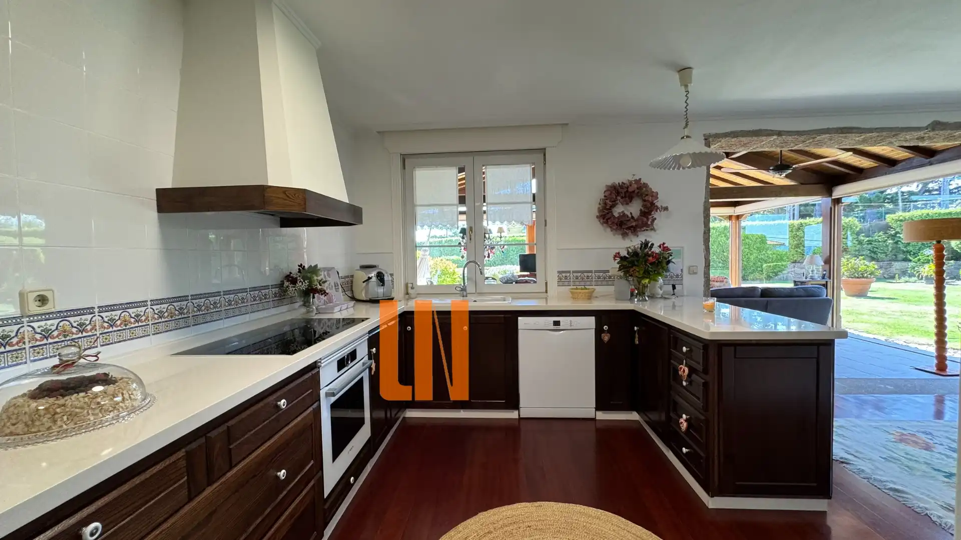 Cocina de Casa o chalet en venta en Culleredo con Calefacción, Jardín privado y Parquet