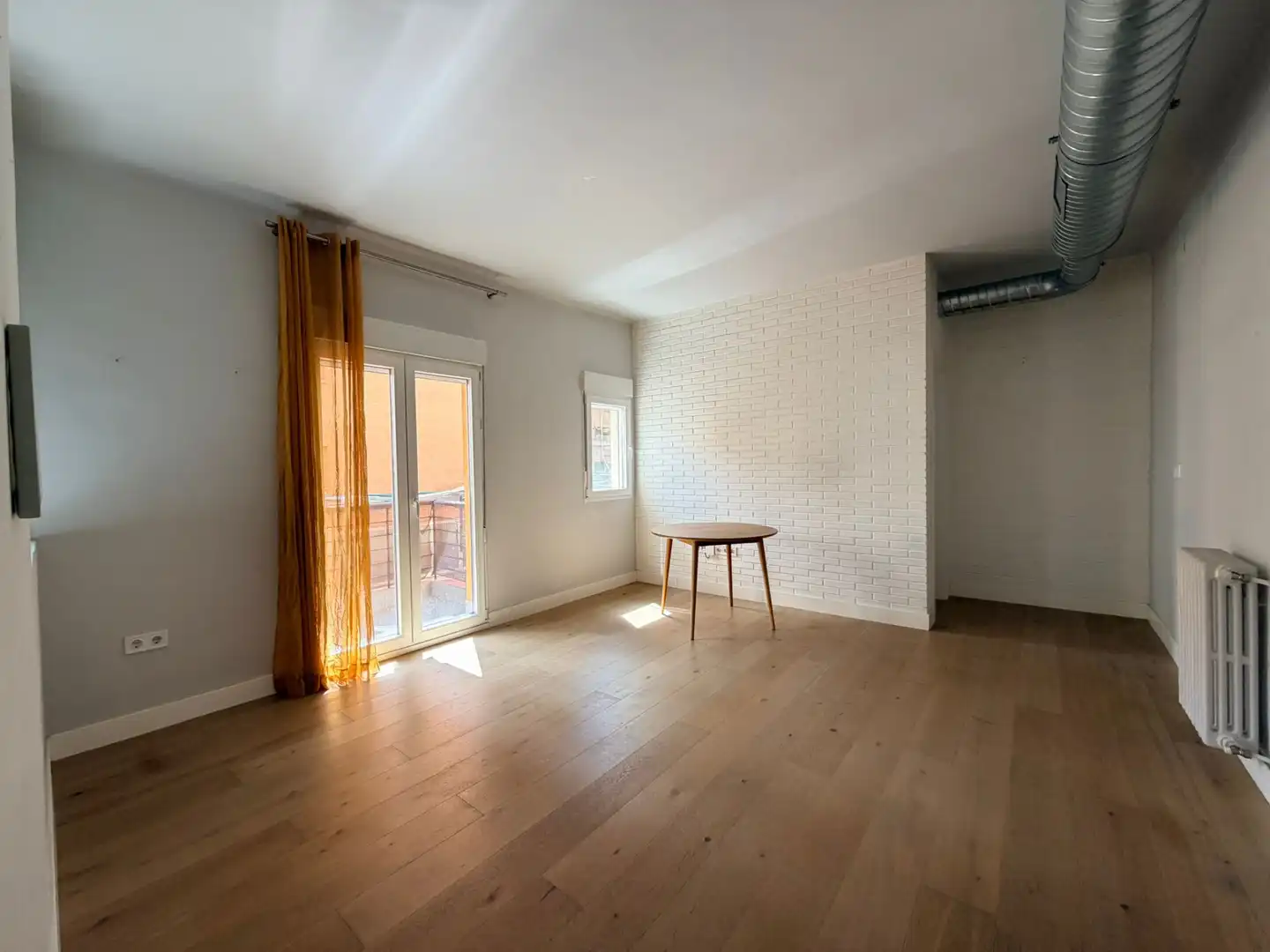 Living room of Flat for sale in Madrid  with Air Conditioner, Heating and Terrace