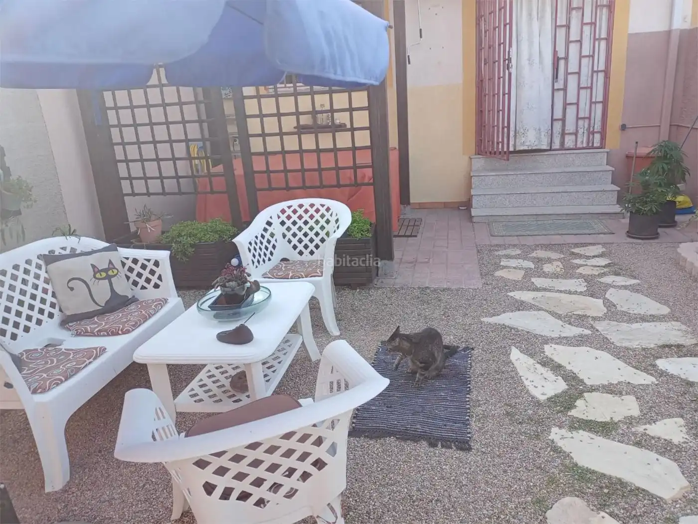 Chalet con jardín en venta en Calle Malagones 14, imagen 2