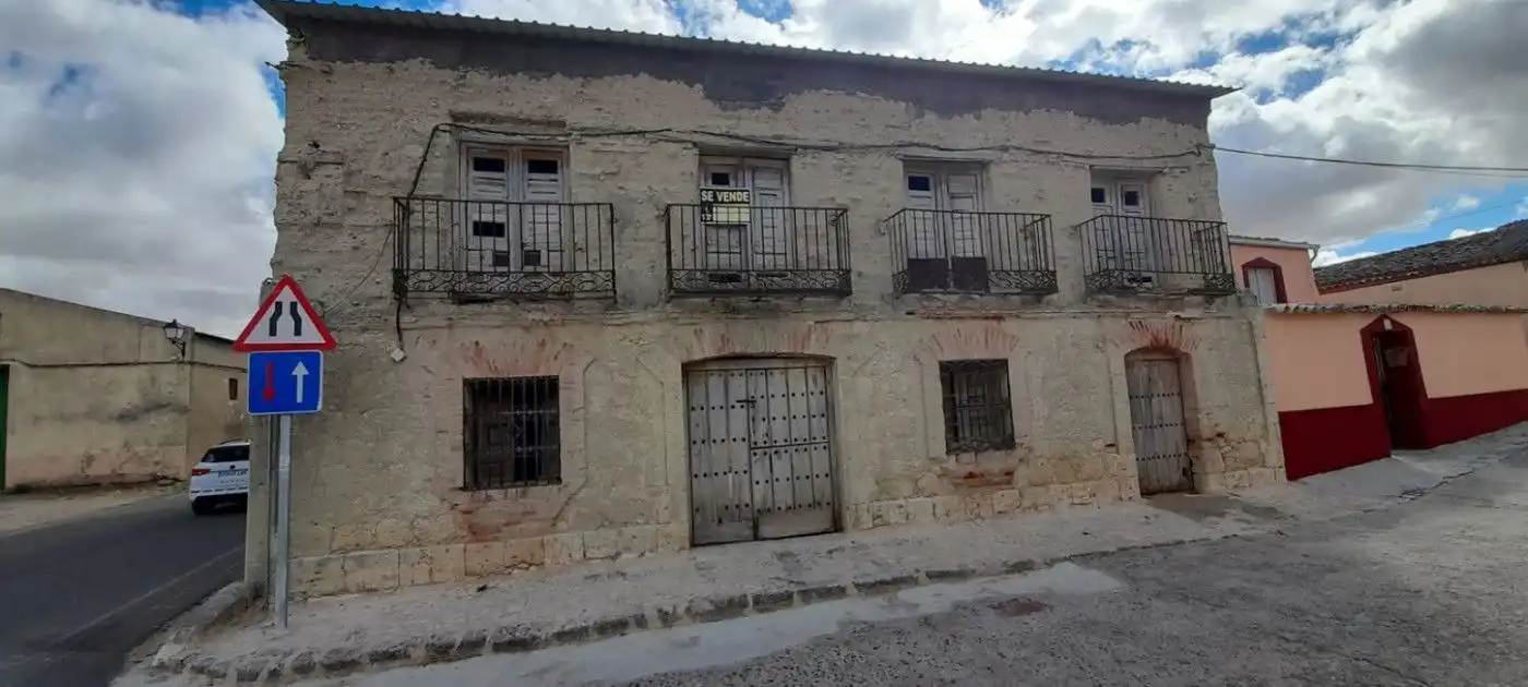 Casa adosada en venda a Tiedra, Valladolid