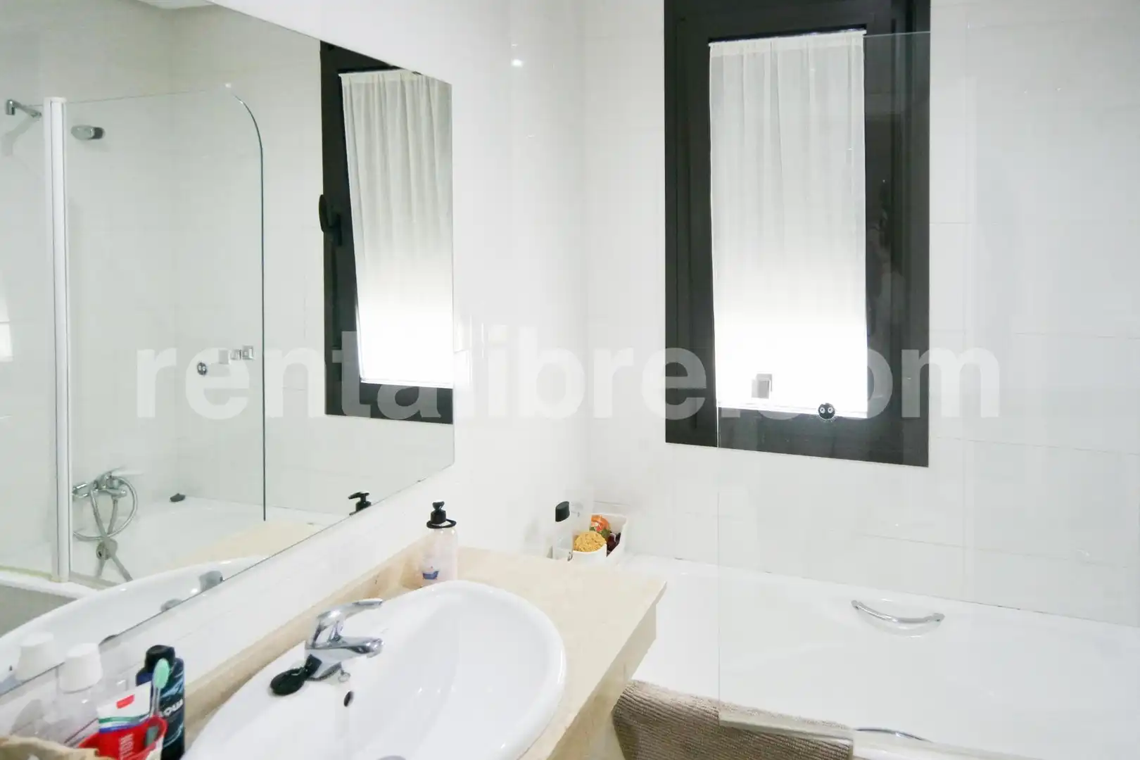 Bathroom of Flat for sale in Jerez de la Frontera  with Air Conditioner, Private garden and Parquet flooring