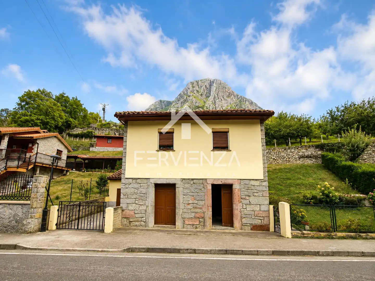 Vista exterior de Casa o chalet en venta en Teverga