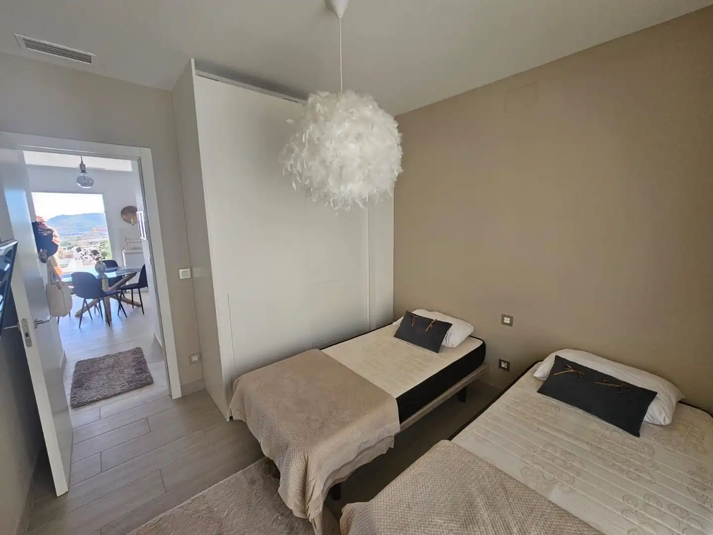 Habitación de Ático de alquiler en Finestrat con Aire acondicionado, Calefacción y Jardín privado
