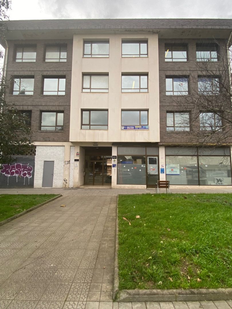 Vista exterior de Oficina en venda en Getxo  amb Moblat