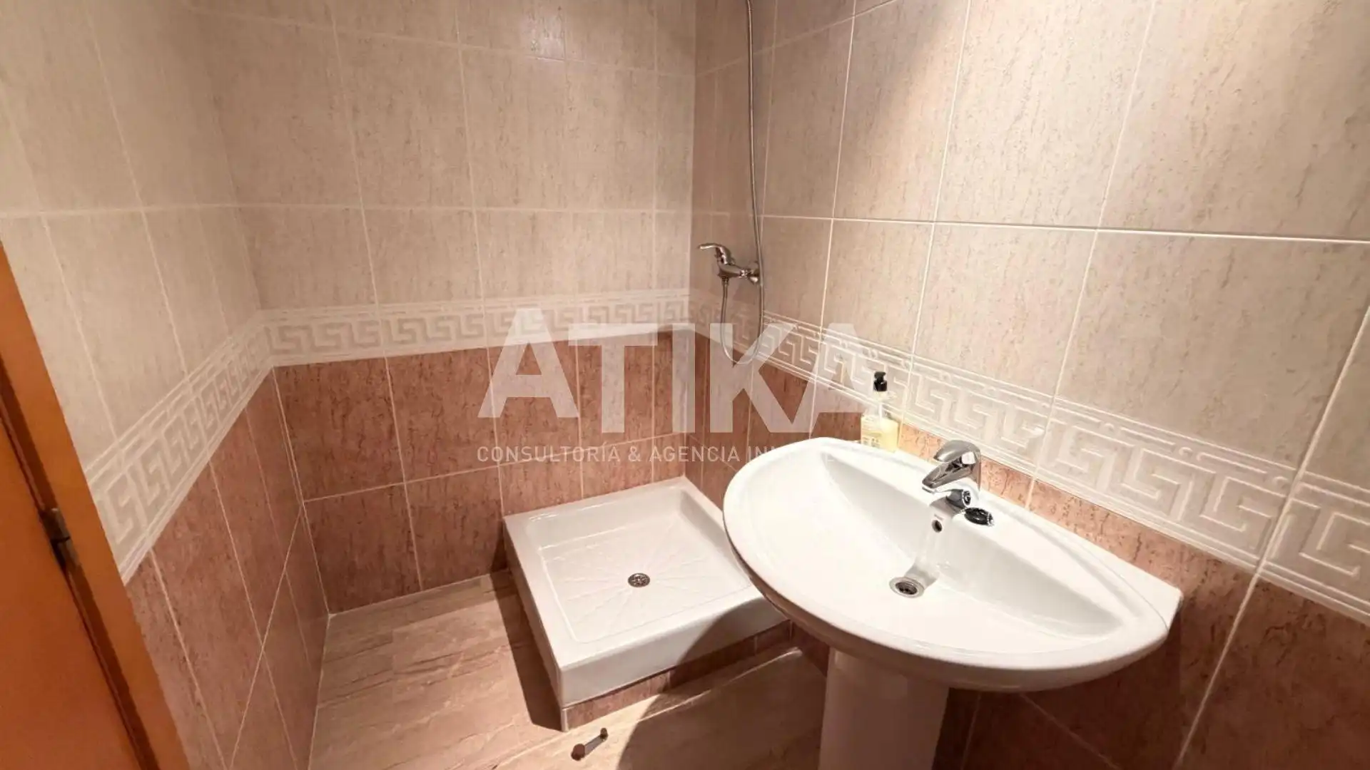 Bathroom of Flat for sale in Ontinyent  with Air Conditioner, Heating and Storage room