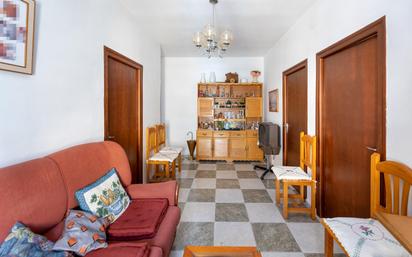 Living room of Flat for sale in  Granada Capital  with Terrace and Balcony