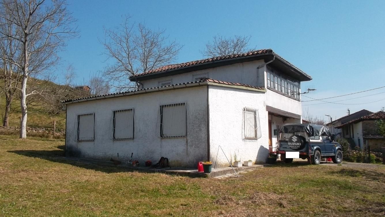 Exterior view of House or chalet for sale in Parres  with Storage room, Washing machine and TV
