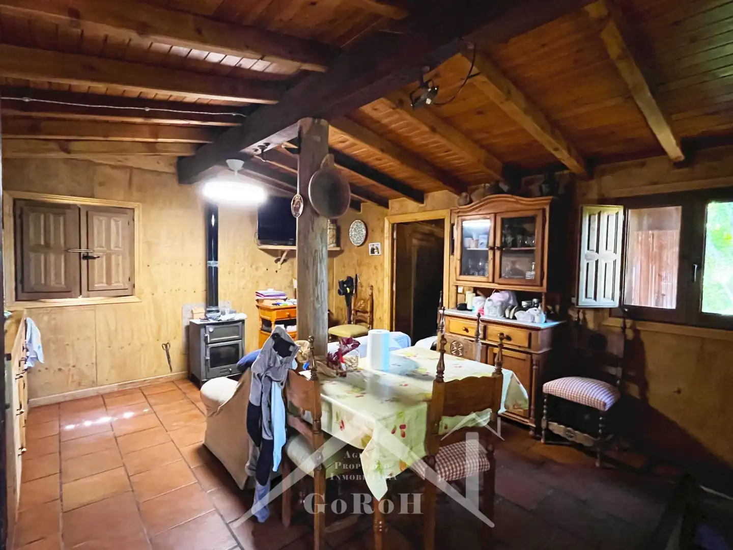 Cuina de Casa o xalet en venda en Cazalla de la Sierra amb Jardí privat, Traster i Piscina
