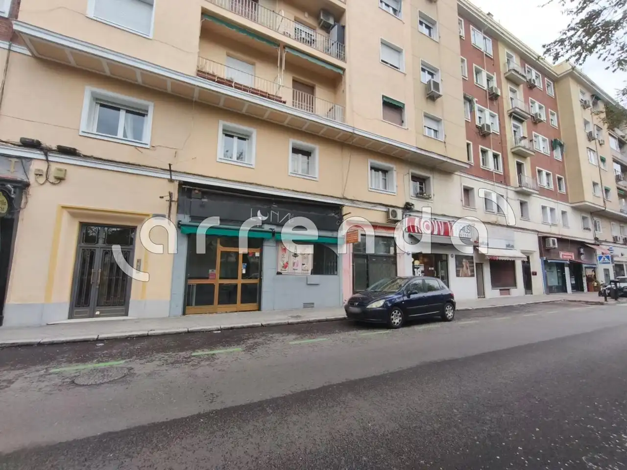 Exterior view of Commercial properties for sale in Madrid